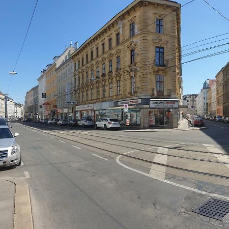 Sonniges Studio Heinzelmanngasse Apartment Vienna Luaran gambar
