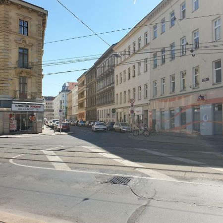 Sonniges Studio Heinzelmanngasse Apartment Vienna Luaran gambar