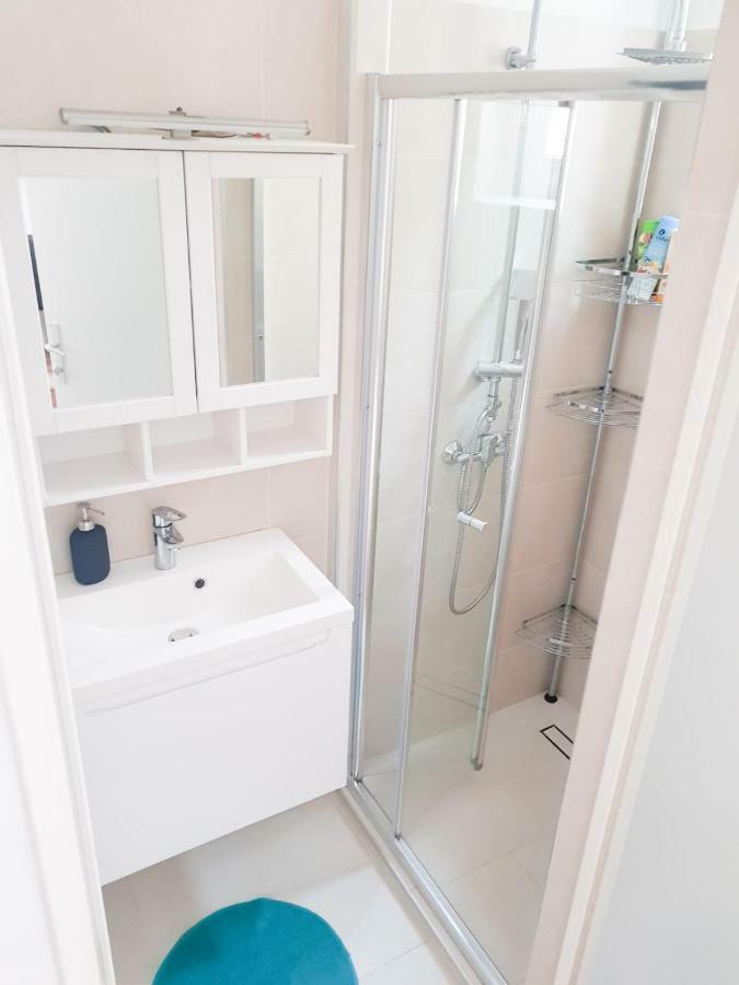 Sonniges Studio Heinzelmanngasse Apartment Vienna Luaran gambar