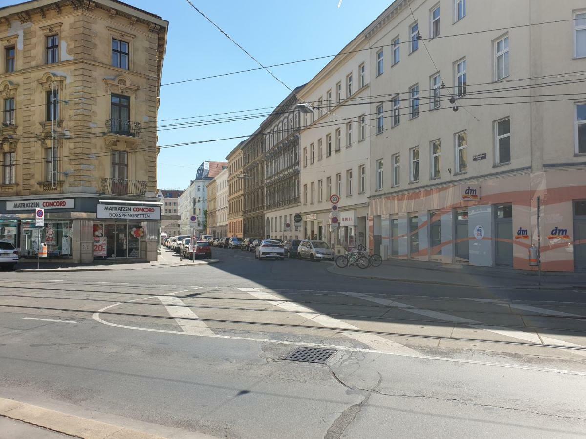 Sonniges Studio Heinzelmanngasse Apartment Vienna Luaran gambar